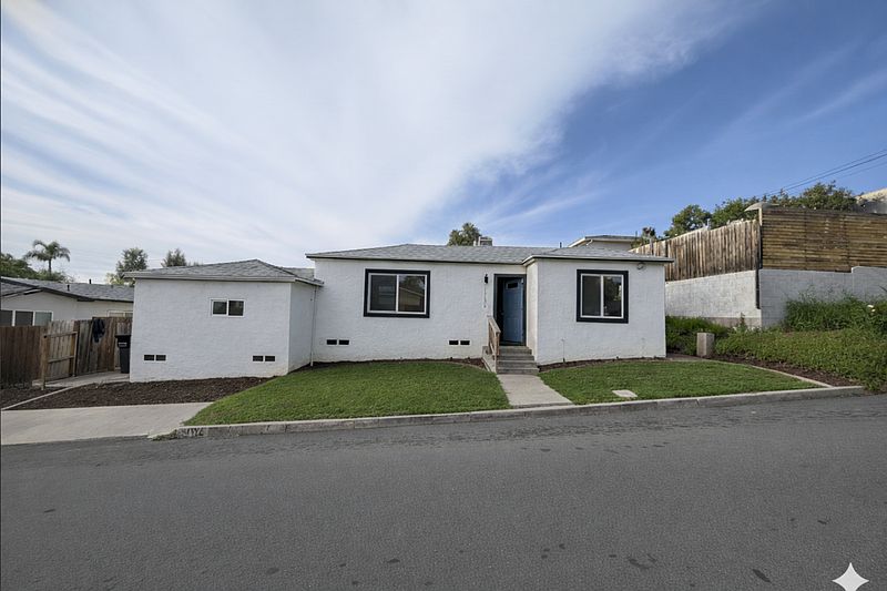1st image of 2162 Flintridge Dr