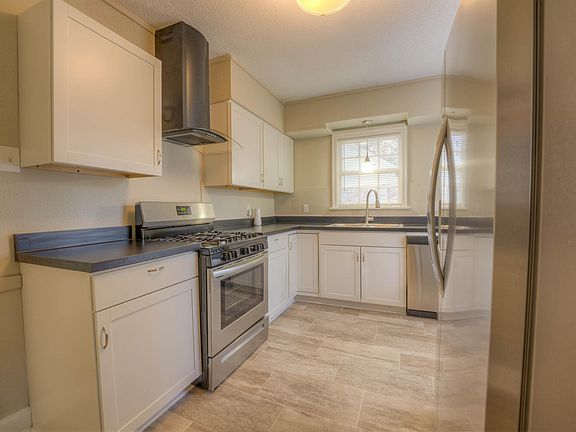 5th image of 867 Cypress Dr