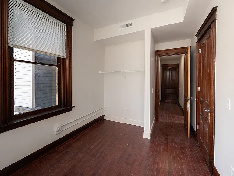 1740 Brewster Ave — Photo 24