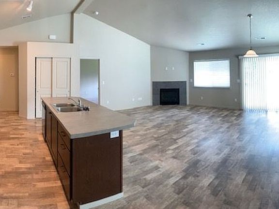 5th image of 821-23 S Fox Ln #821