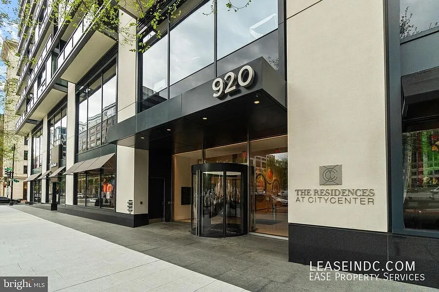 2 bed, 2.5 bath, 1124 sqft, $5,750 — Photo 2