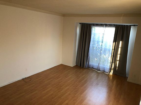 2nd image of 3000 Griffith Park Blvd #4