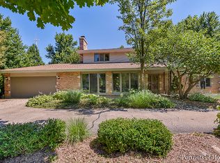 40W974 Crooked Ln, St Charles, IL 60175