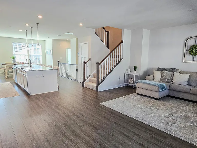 5426 Greenpoint Ln — Photo 23
