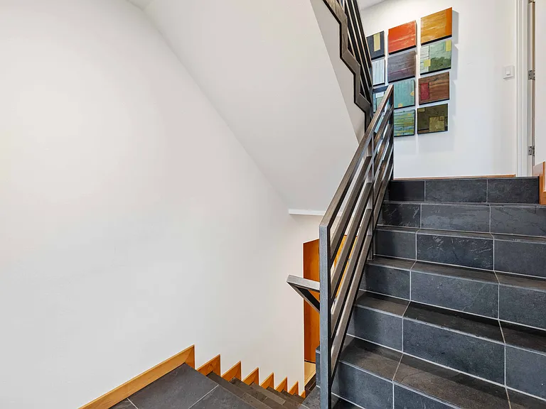452 Marine Pl — Photo 18