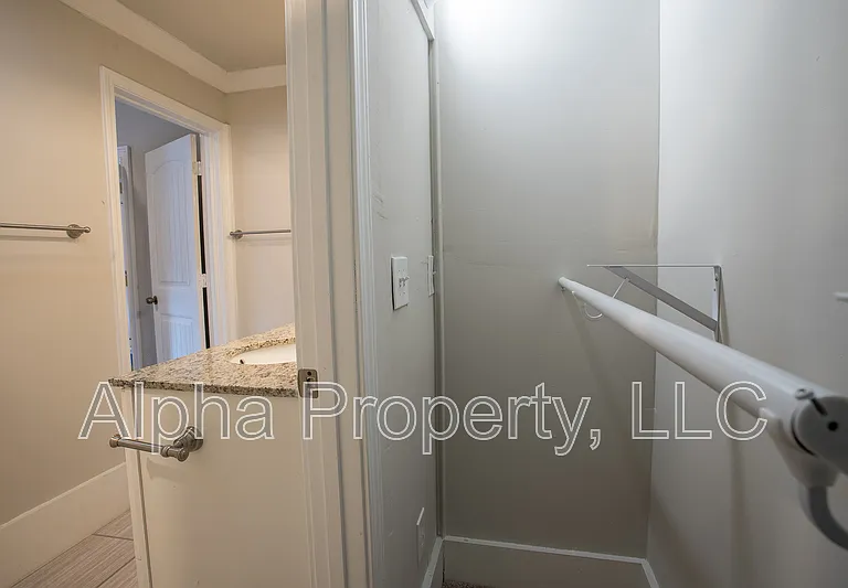 114 Edwards St — Photo 11