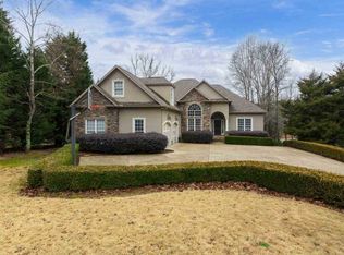 201 Horseshoe Lake Dr, Spartanburg, SC 29306