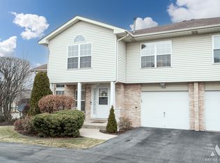 7418 Linden Dr, Justice, IL 60458