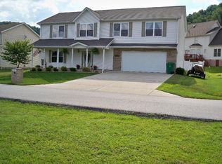 106 Lee St, Poca, WV 25159