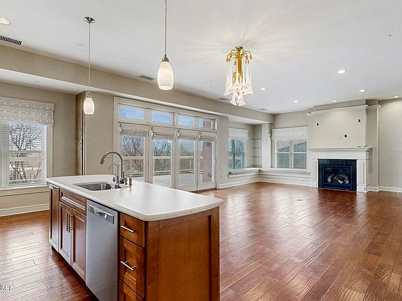 3rd image of 1409 Mockingbird Terrace Dr Unit 104