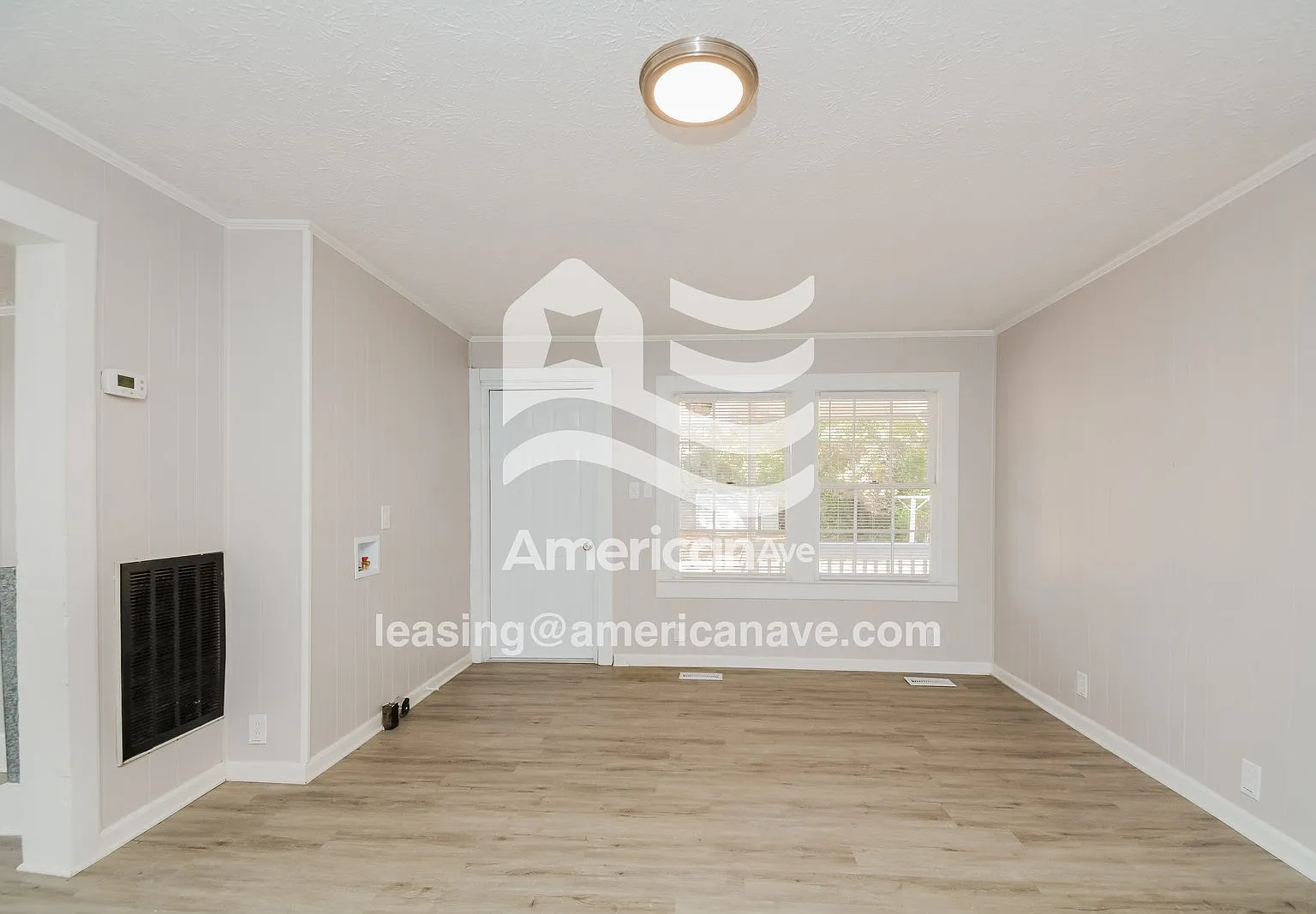 3 bed, 1.0 bath, 1200 sqft, $1,082 — Photo 2