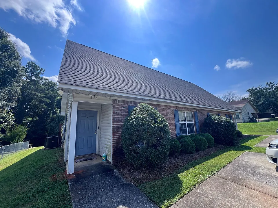 654 Center Pl #656