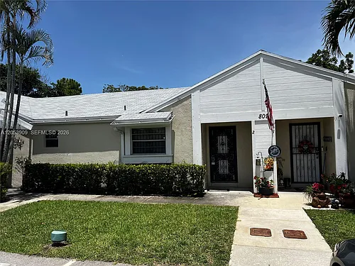 809 NE 214th Ln #2 Photo 1