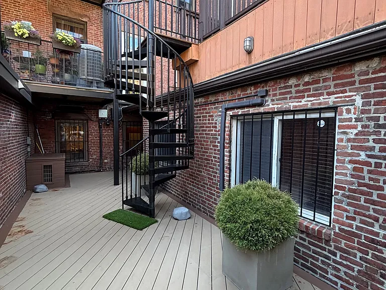 662 Massachusetts Ave #2 — Photo 31