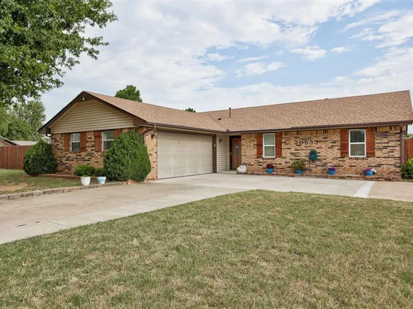 20555 Ember Ln, Harrah, OK 73045