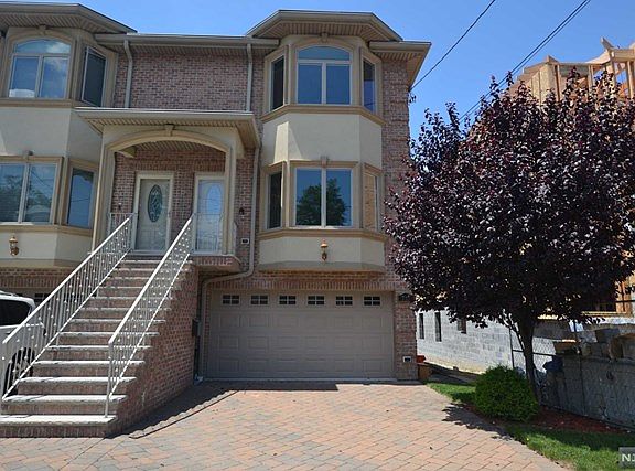 2nd image of 719 Grove Ave