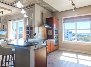 150 Bee St APT 602, Charleston, SC 29401