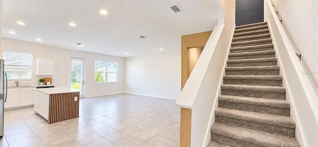 3 bed, 2.5 bath, 1864 sqft, $2,250 — Photo 4