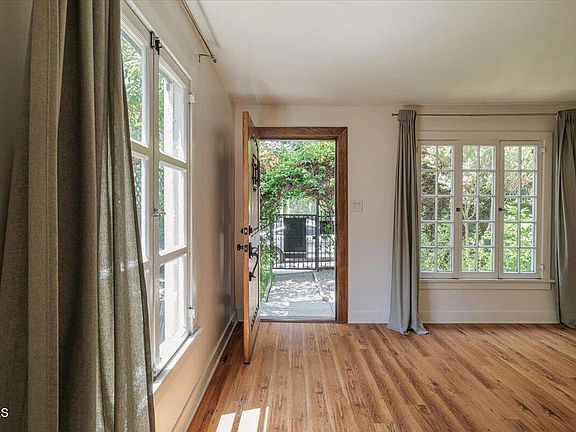 5th image of 808-810 N Vendome St