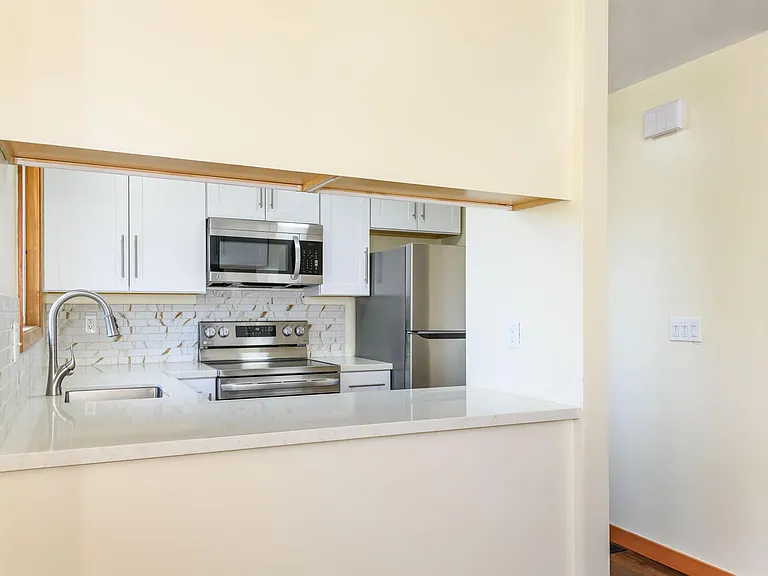 128 Mission Ave — Photo 9