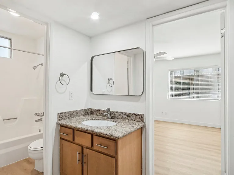 The Viridian Apartments — Photo 10