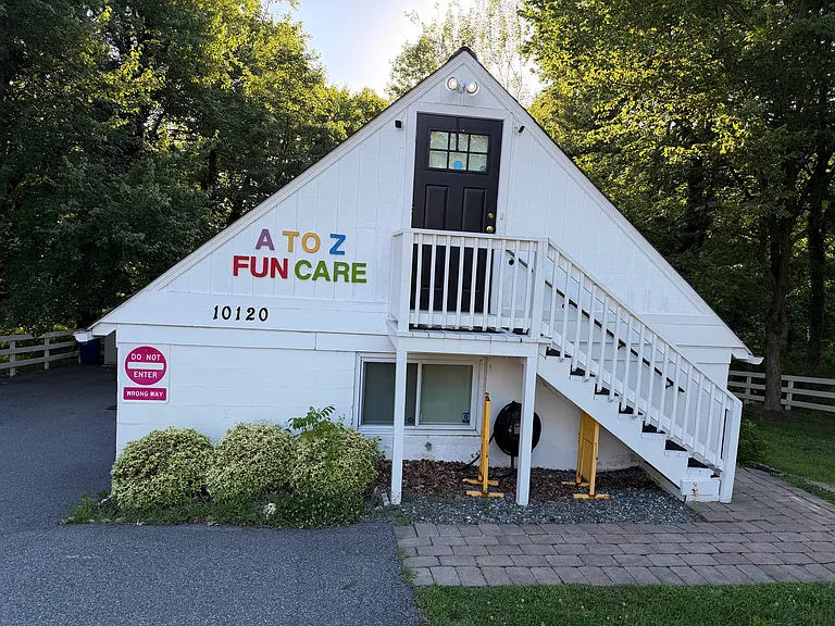 10120 Falls Rd — Photo 2