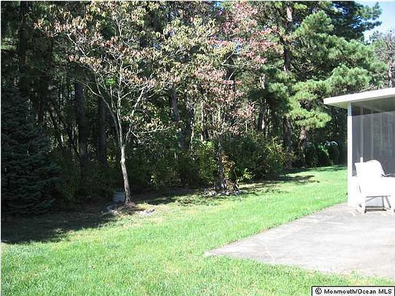 5th image of 213 Prince Charles Dr