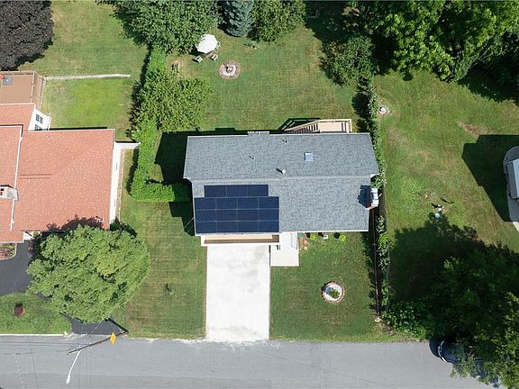 3rd image of 132 Humbert St N