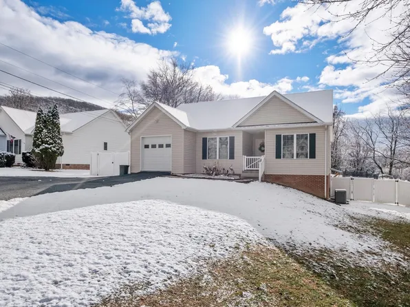 434 Betsy Bell Rd, Staunton, VA 24401