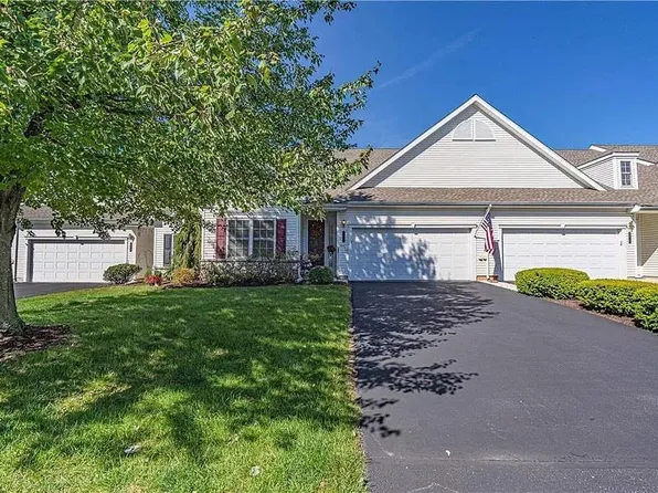 2715 Terrwood Dr E, Macungie, PA 18062