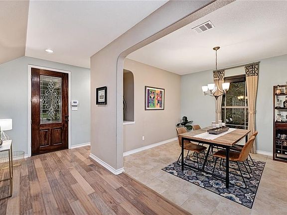 3rd image of 317 Island Oak Dr