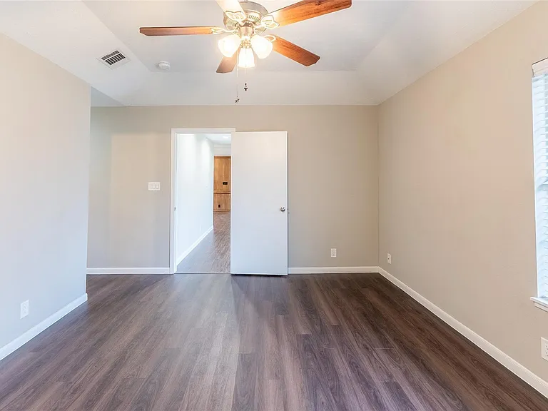 328 Lake View Dr — Photo 13