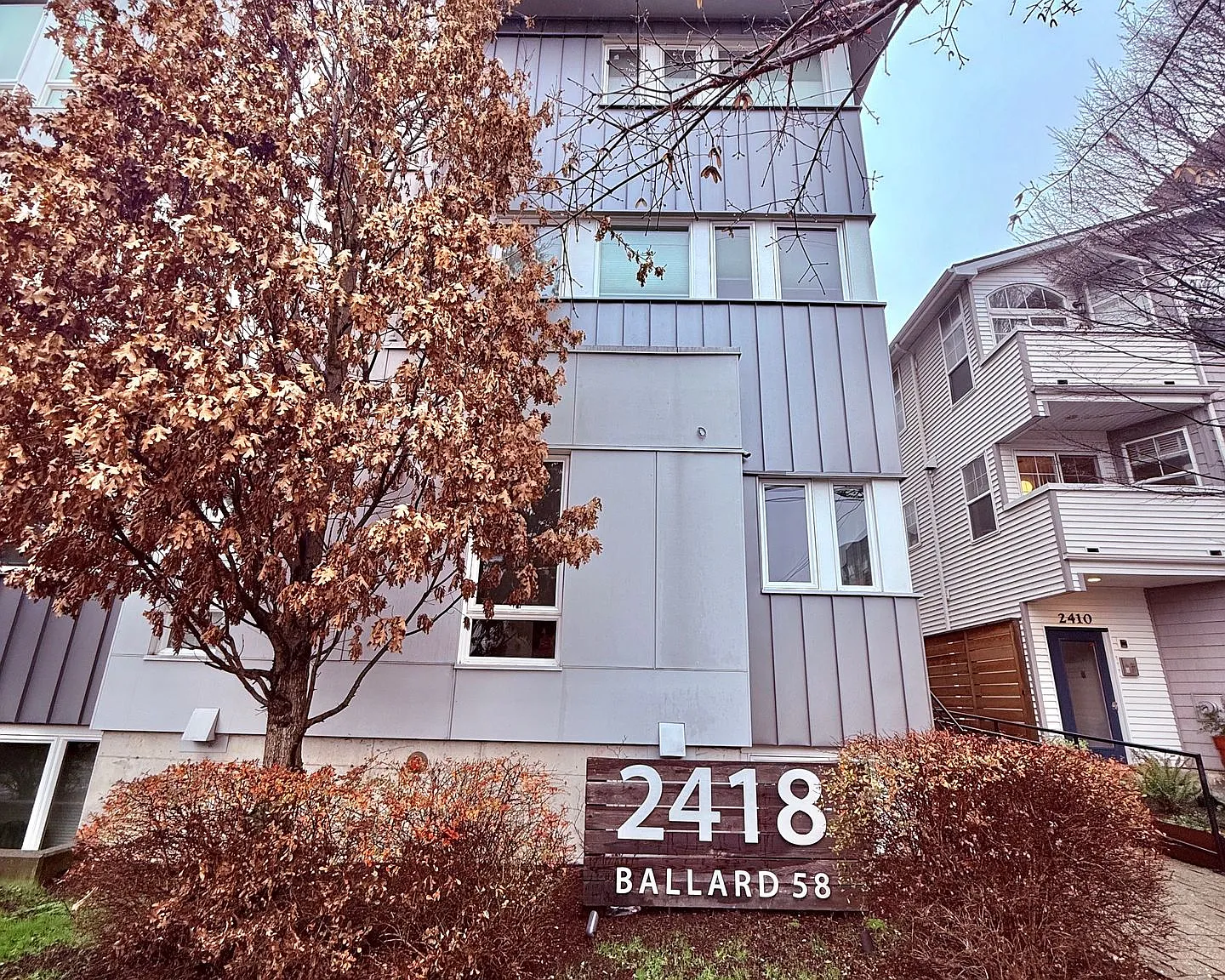 2418 Ballard Apartments — Photo 1