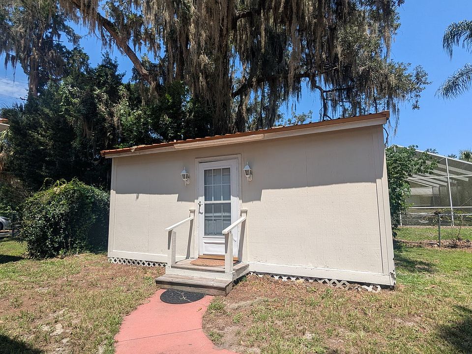 1st image of 6627 SE 219th Ter
