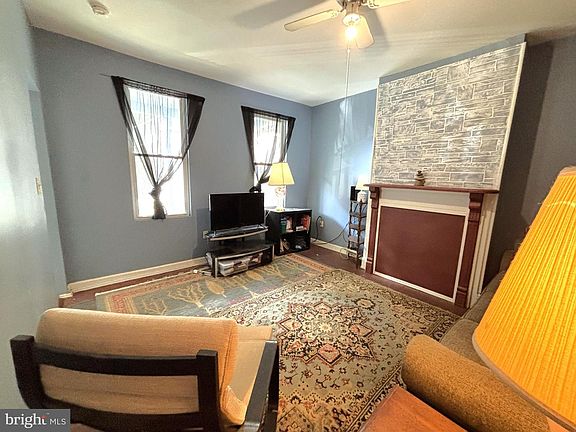5th image of 443 Goethe St