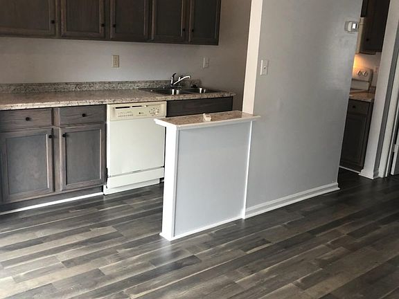 3rd image of 213 Pacific Dr #213