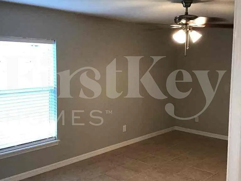 10518 Deerwood Ave — Photo 6