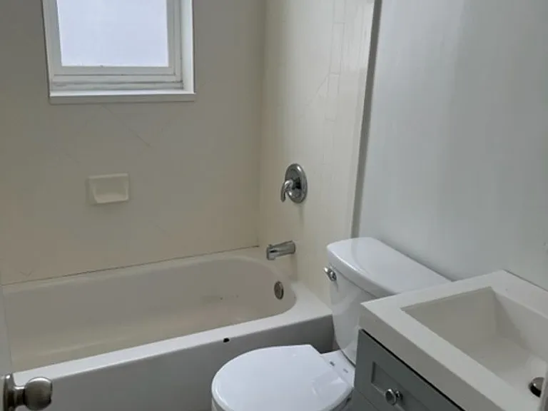900 E apartments — Photo 10