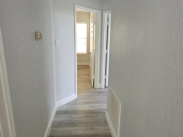 1518 Fallcreek Ct — Photo 2