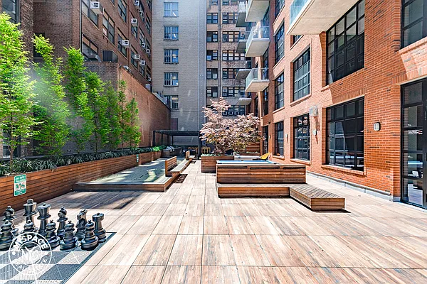 Rented by MySpaceNYC | media 19