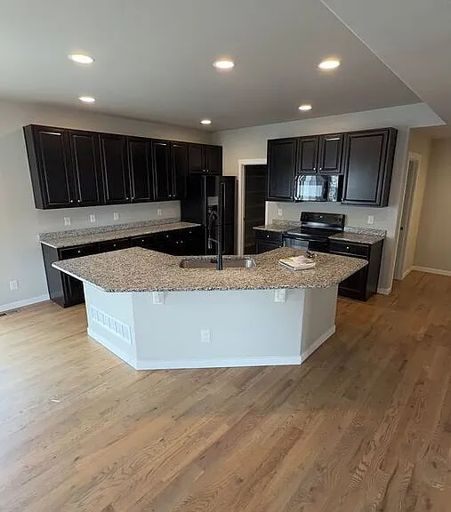 10092 Moorcroft Dr — Photo 5