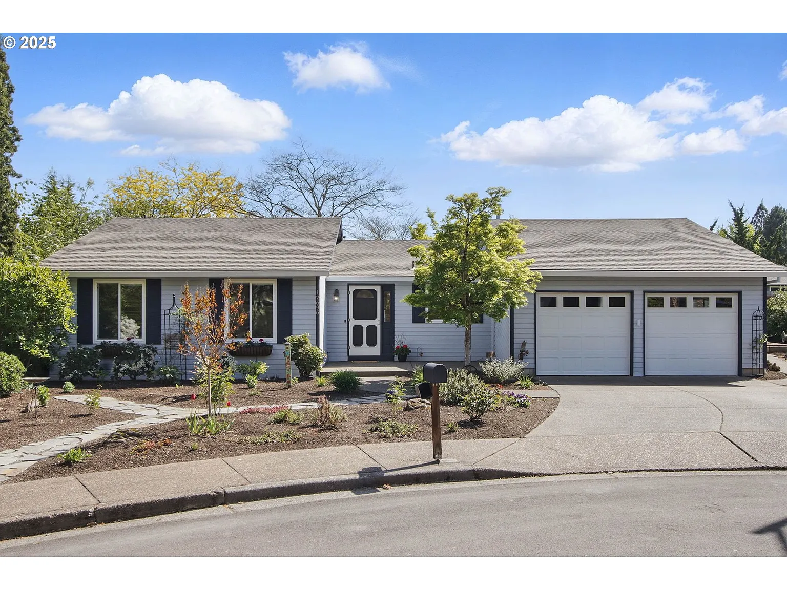 17696 NW Sue Ct photo 1