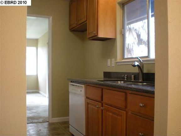 3rd image of 310 S 41st St