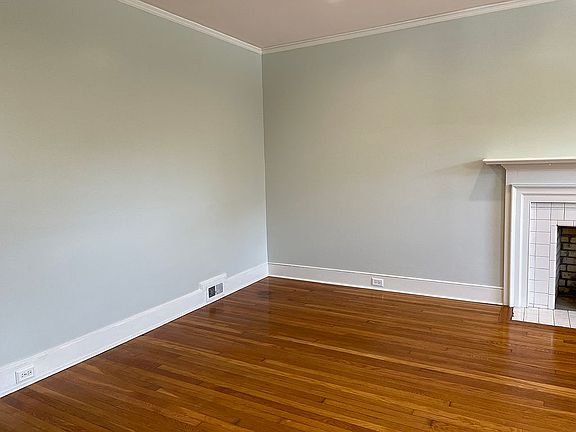 4th image of 3925 Rosewood Dr
