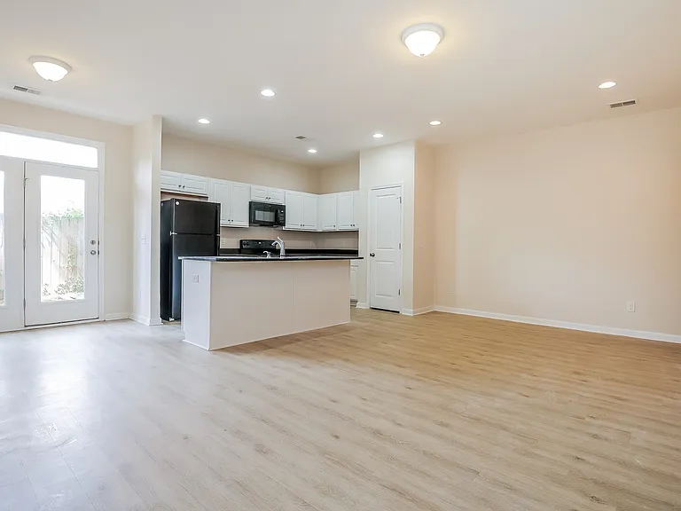 38 Rivers Point Row #A — Photo 3