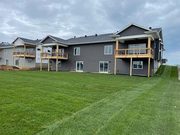 3rd image of 1287 Berkshire Ln