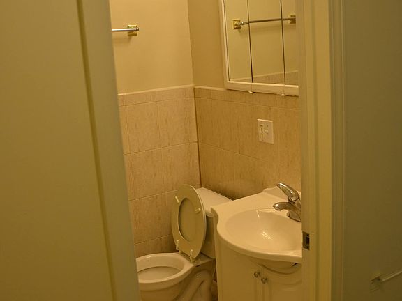4th image of 3536 W Belmont Ave #Ground