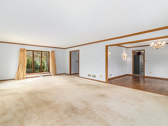 3rd image of 4 Tewkesbury Ln