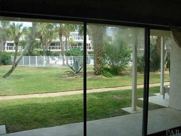 2nd image of 107 Avenida