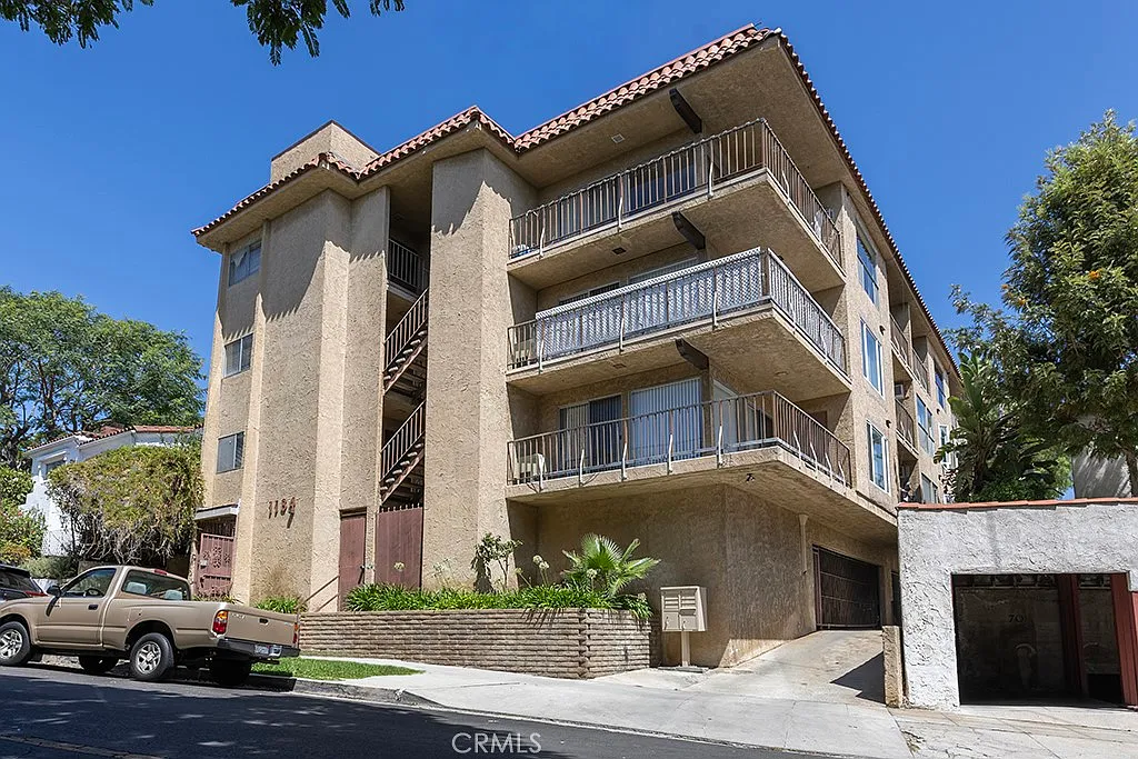 2 bed, 1100 sqft, $2,800 — Photo 1